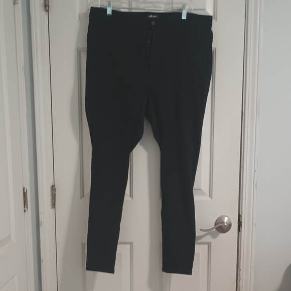 Refuge Midnight Black Jeans - Picture 1 of 12